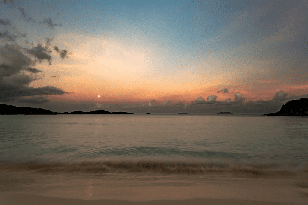 Moonset Trunk Bay